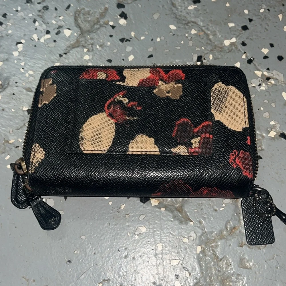 Coach wallet/ wristlet - Picture 2 of 6